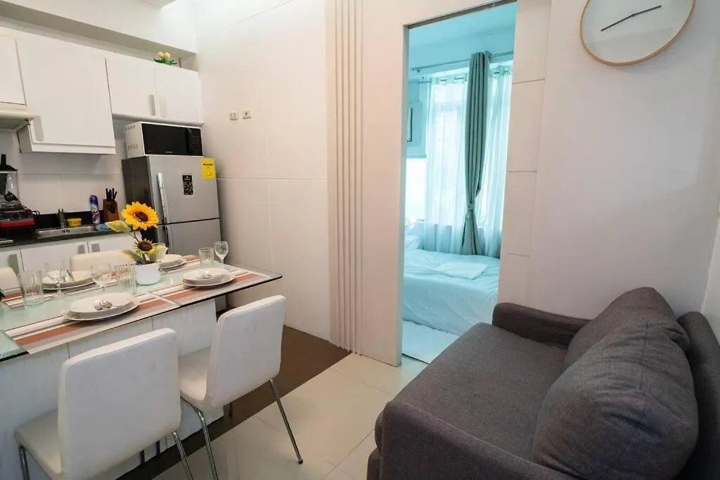 Apartment A2J Executive 1Br Suite Near Venice Mall Bgc Manila