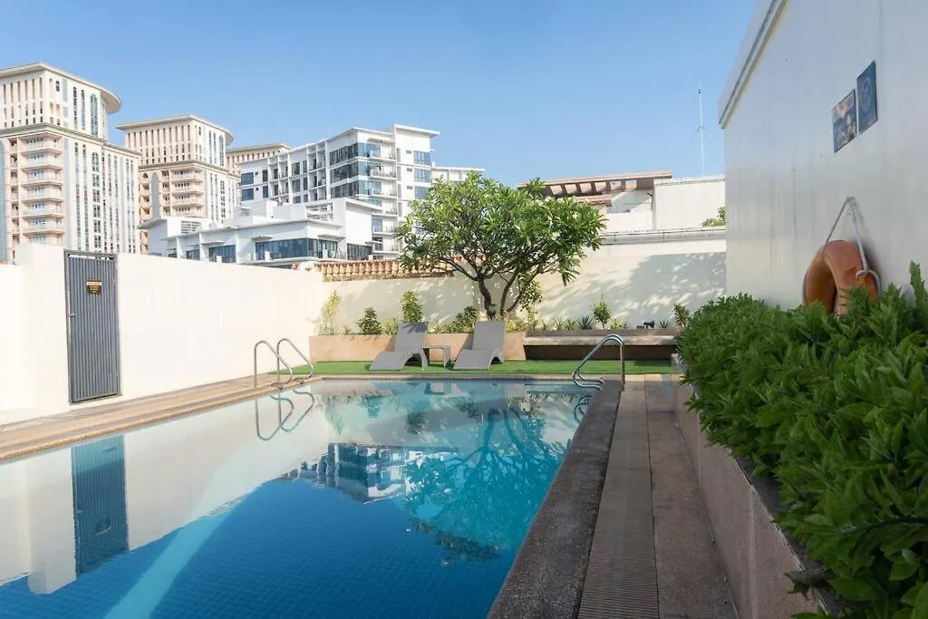 A2J Executive 1Br Suite Near Venice Mall Bgc Manila 0*,  Philippines