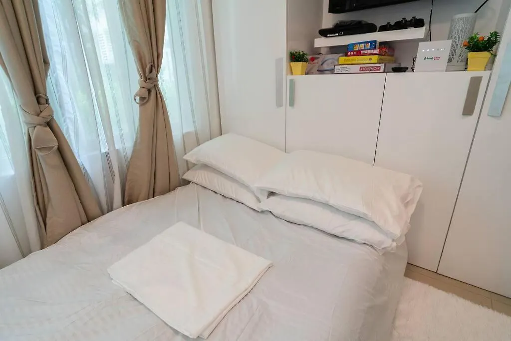 A2J Executive 1Br Suite Near Venice Mall Bgc Manila Philippines