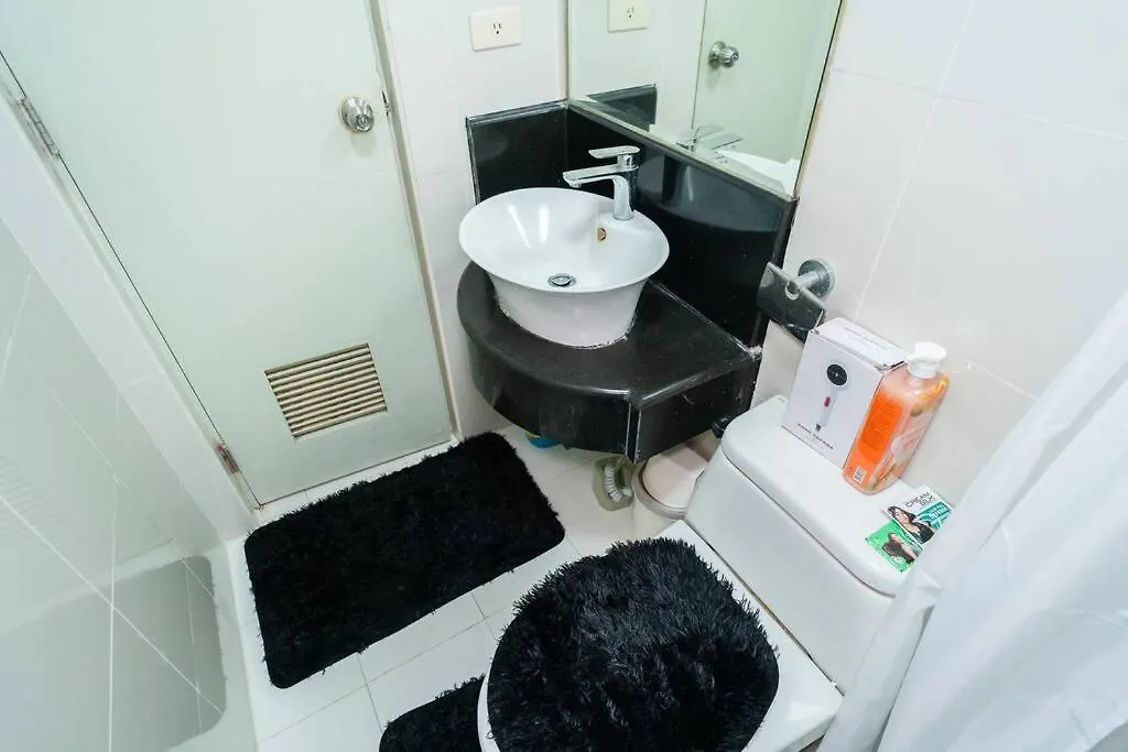 Apartment A2J Executive 1Br Suite Near Venice Mall Bgc Manila Philippines