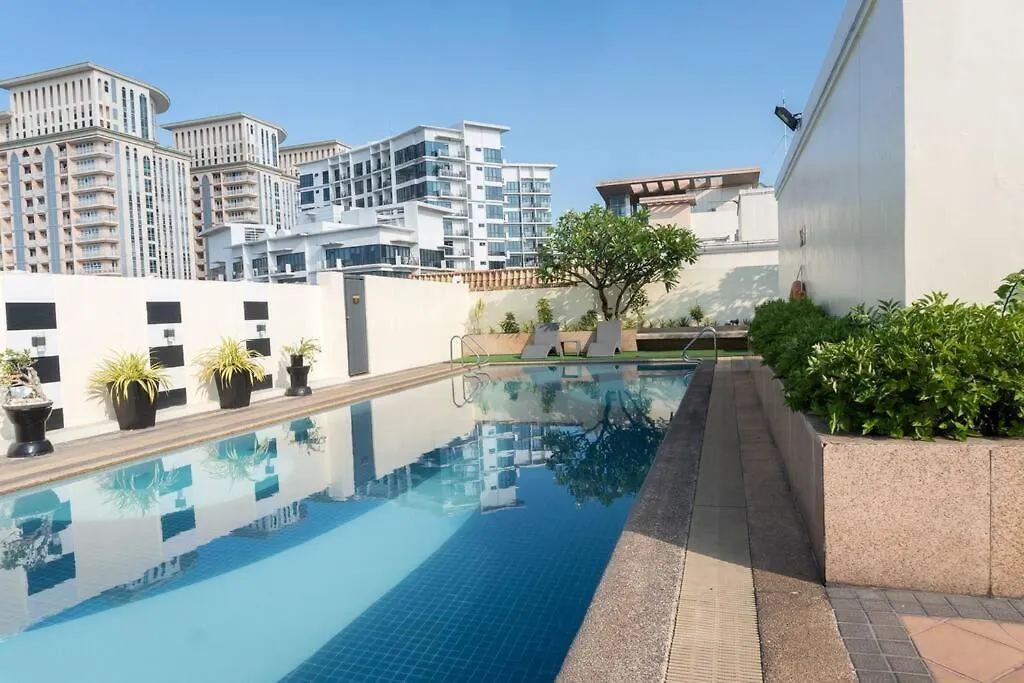 Apartment A2J Executive 1Br Suite Near Venice Mall Bgc Manila
